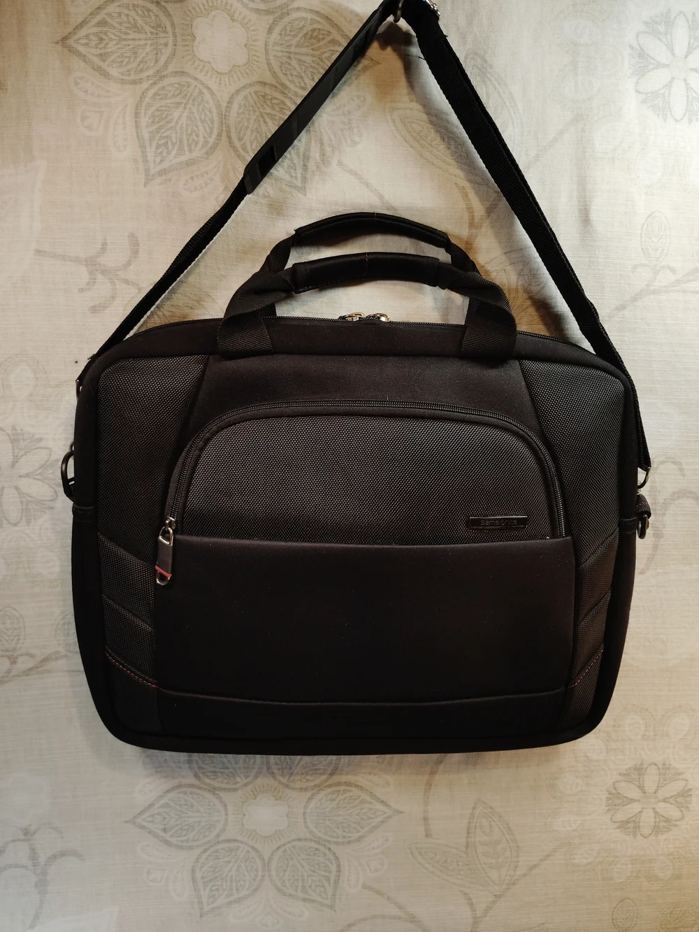 Samsonite Black Laptop Briefcase with Shoulder Strap